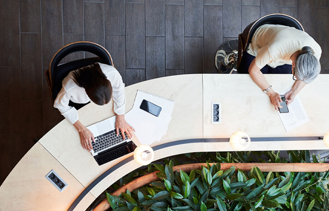 Führung und Geld trennen